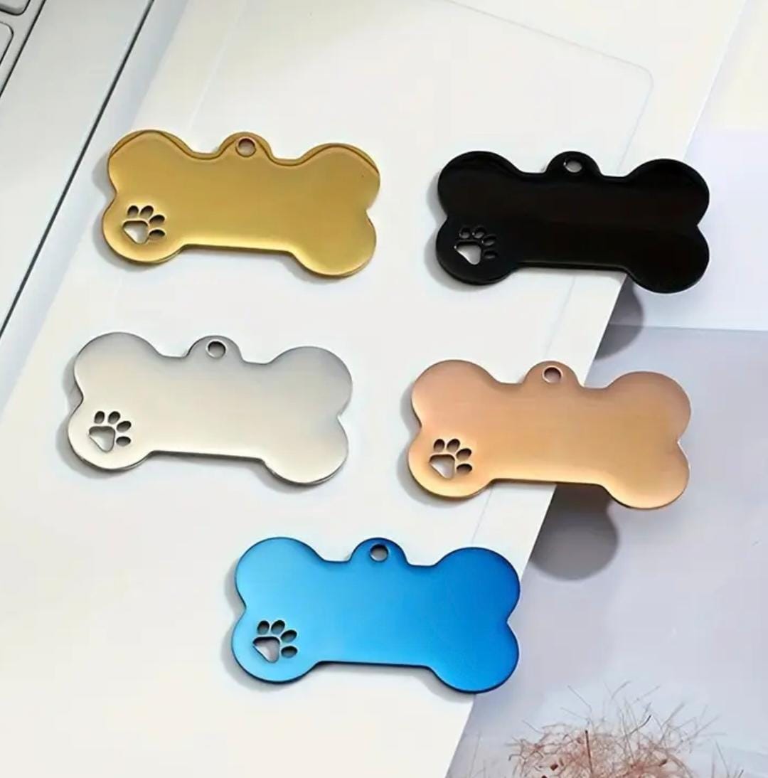 Available pet tag colours: gold, silver, rose gold, black and blue
